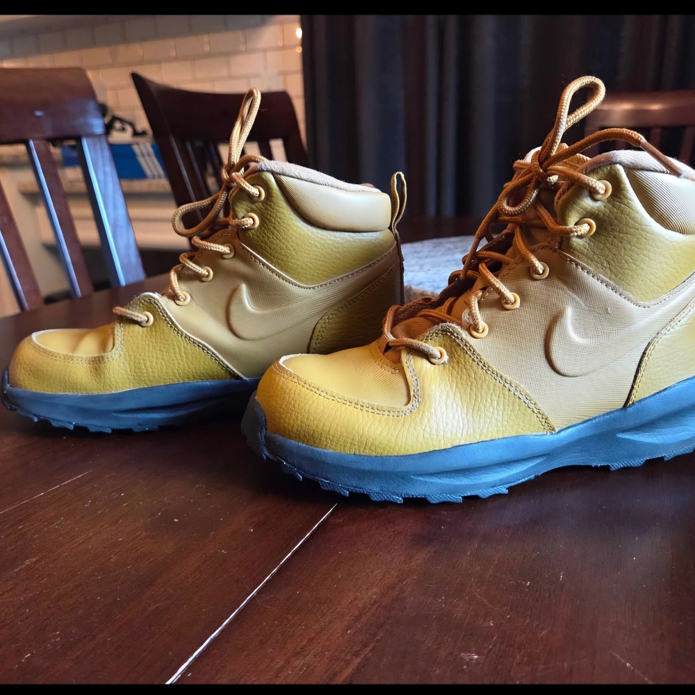Nike Yellow Hiking Boots